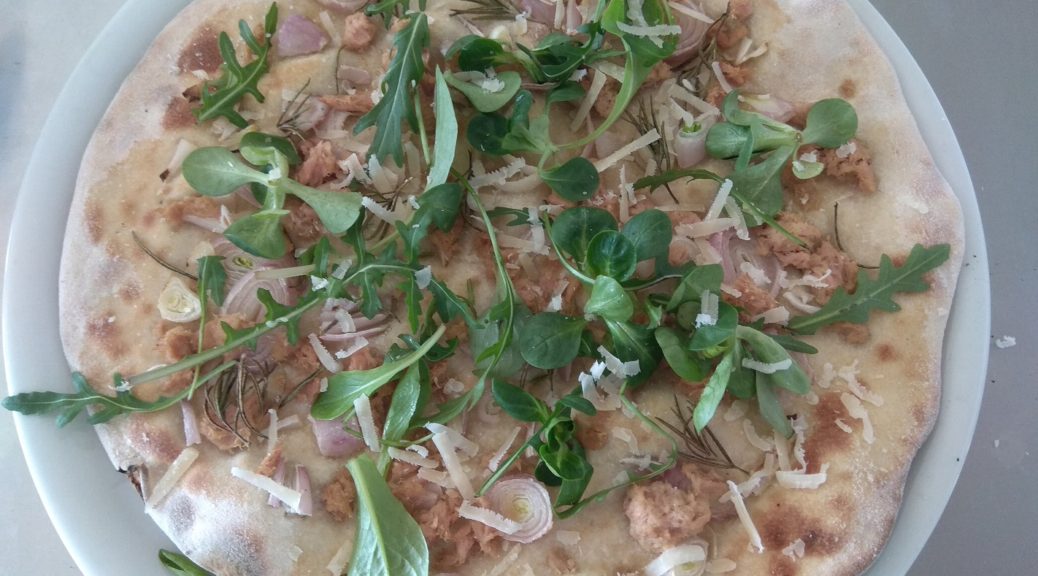 Focaccia Con Tonno Cipolla Rucola E Parmigiano Silvio Cicchi